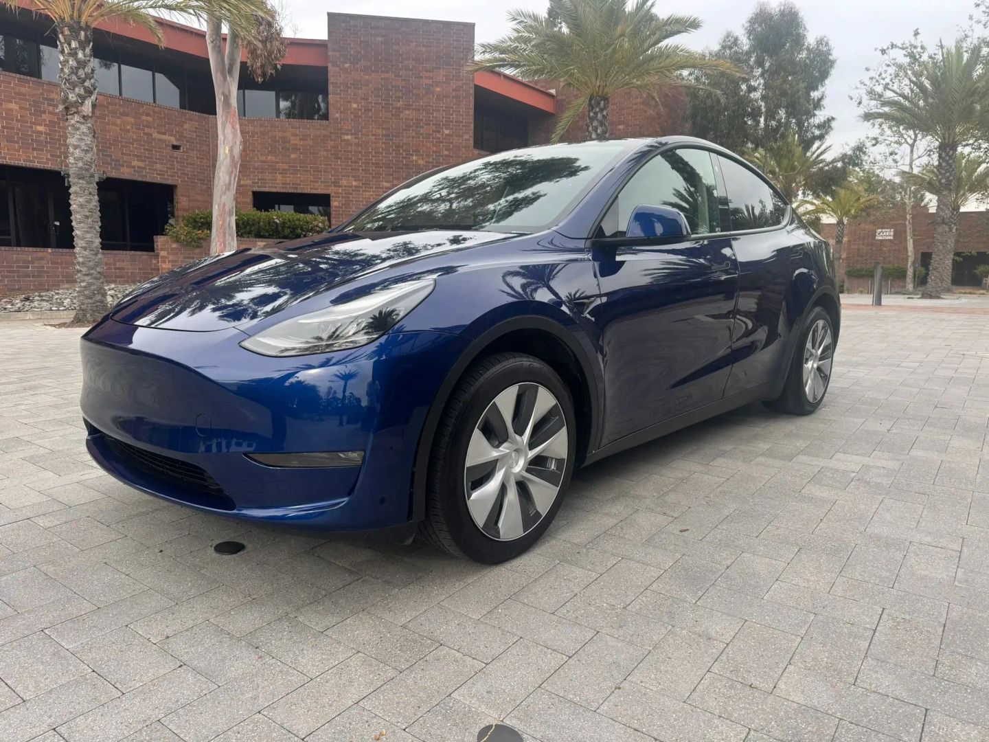 tesla model y 2023 7SAYGDEE0PF825092 image tesla model y 2023 7SAYGDEE0PF825092 image